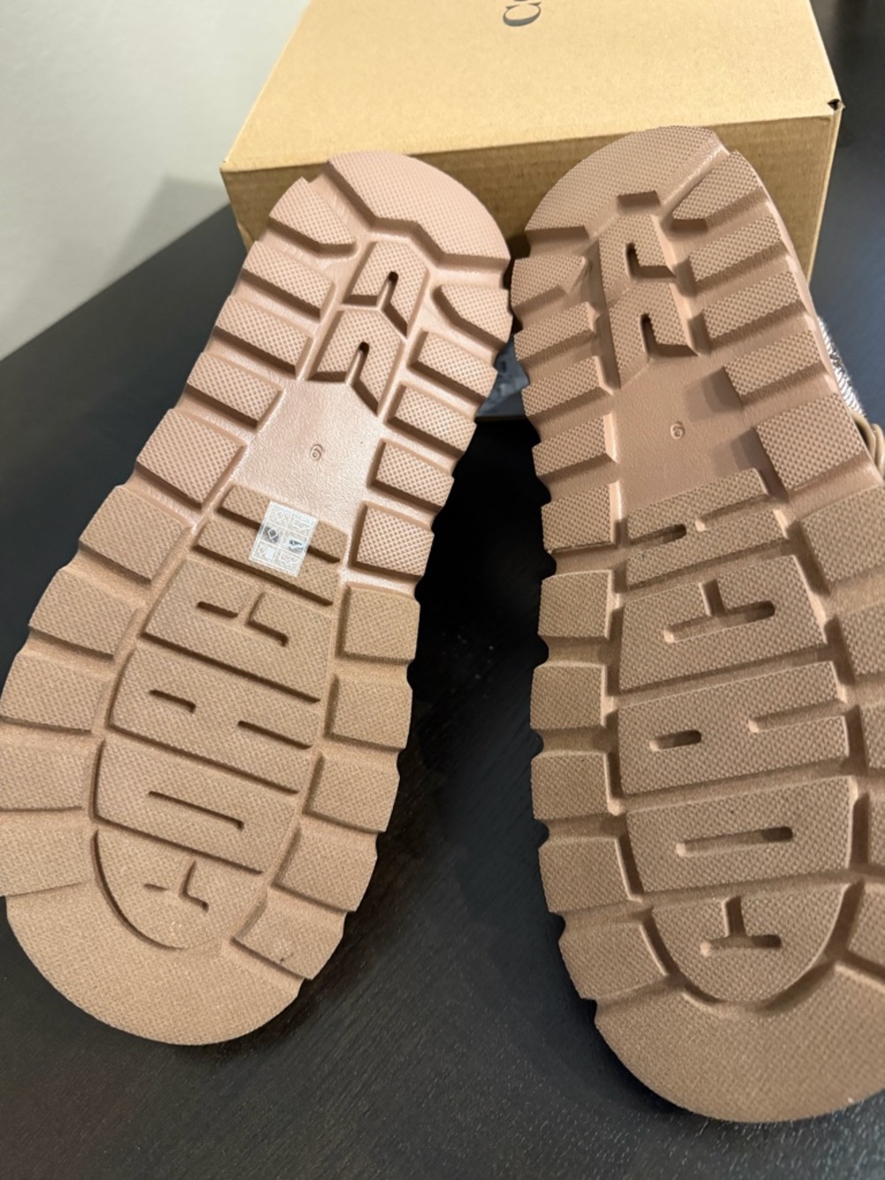 Coach Tan Brynn Cry Sig Sandal size 9 - Picture 5 of 8
